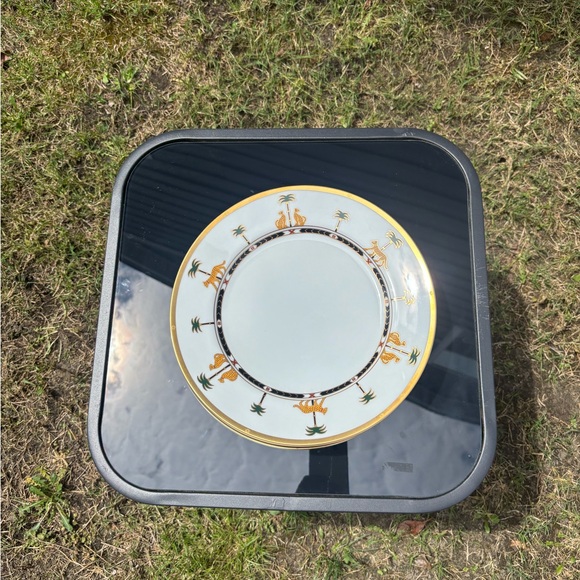 Elegant Gold and White Decorative Plate